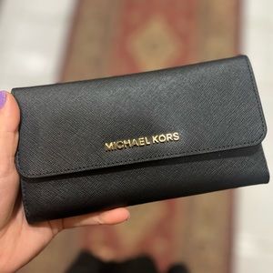 NWT Michael Kors Wallet, black